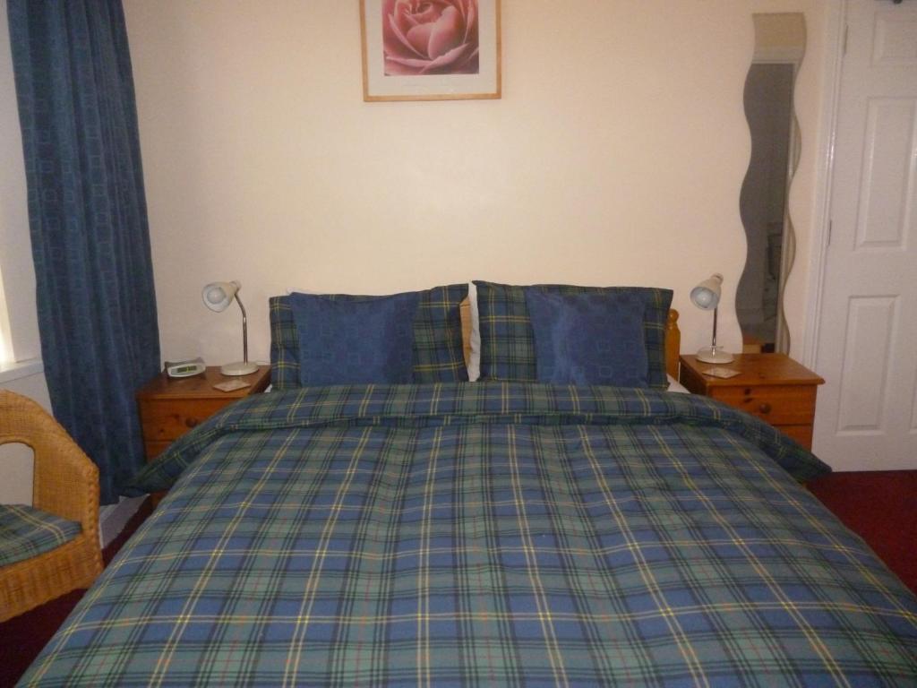 The New Inn Guest House Бридженд Номер фото